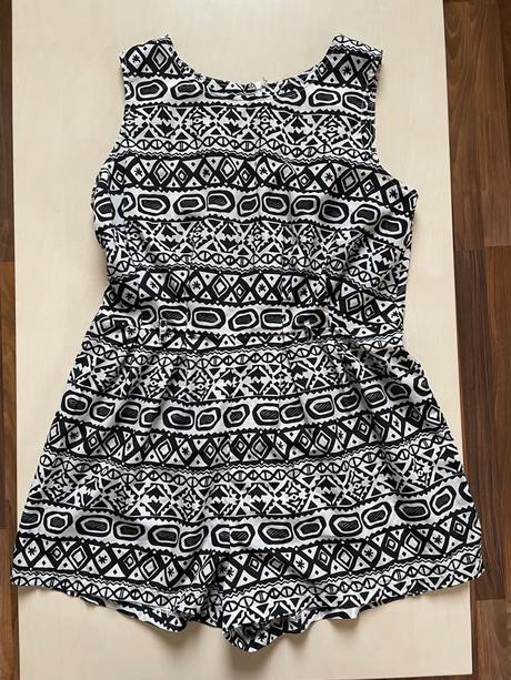 Letní overal, uvolněné šití poutka, vel xl spíše m, l