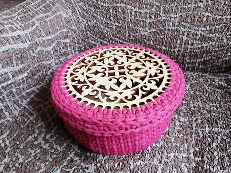 Háčkovaný košík, 