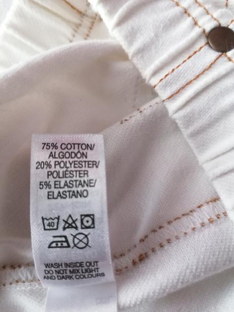 Krátké smetanové džegíny vel 134 - 140, st. bernard,134