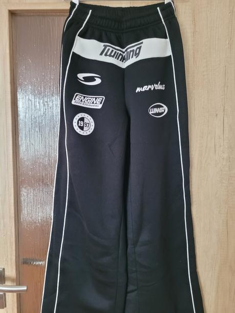 Dámské černé tepláky s potiskem vel.xs/34, 34 / xs