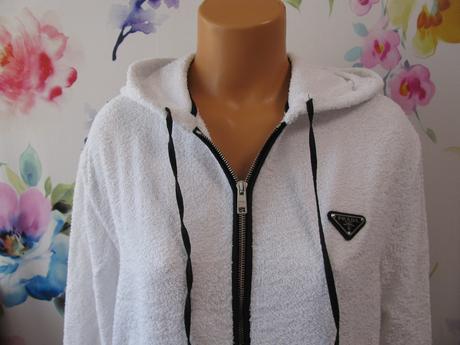 Froté bunda s kapucí,smaltované kovové logo prada, prada,40