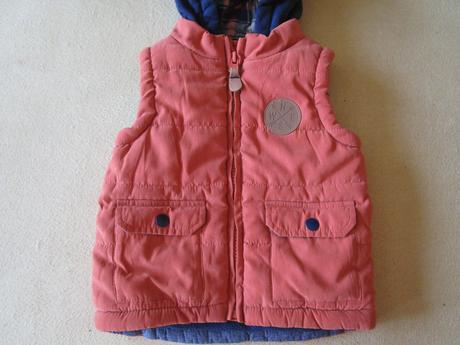 Velmi pěkná bavl. vesta s kapucí, zn. f&f, f&f,74