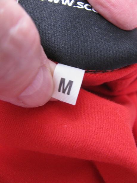 Červené šaty-asymetrický střih s odhaleným ramenem, m