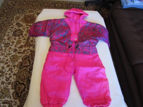 Pěkná tm. růžová zimní kombinéza s kap.,2 roky, 86