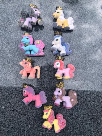 9 konicku filly s korunkou, 