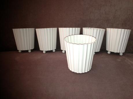 Bílý květináč plech květník orchideje sukulenty, 