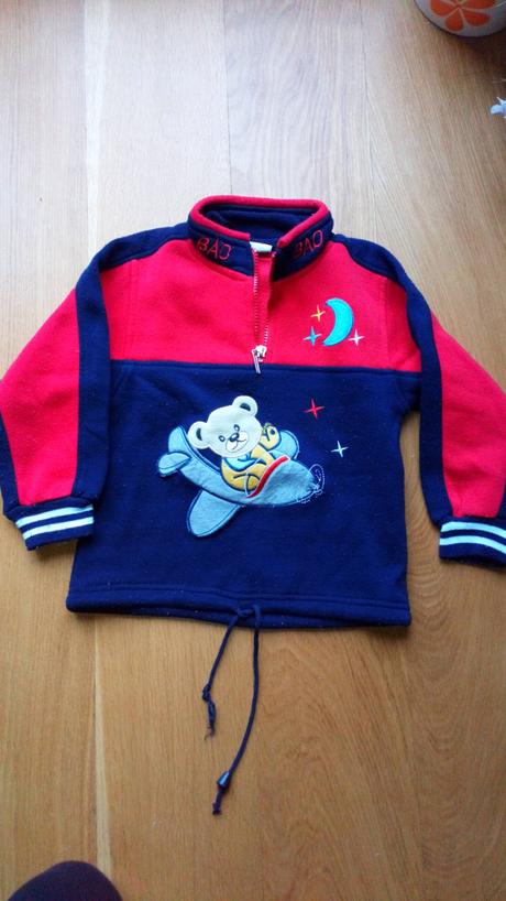 Mikina s medvídkem, 98