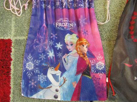 2x šusťákový pytlík-1x frozen na tělocvik,přezůvky,