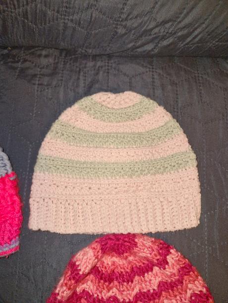 Sada háčkovaných čepiček pro 3-5 letou holčičku, 104