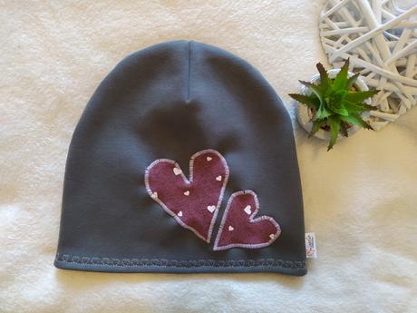 Zimni cepice se srdicky, 110