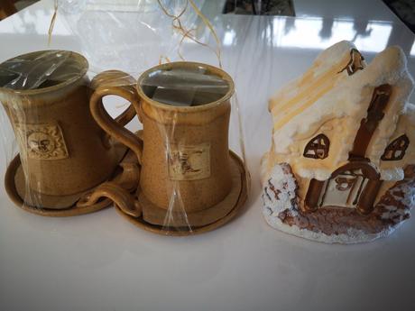 Hrníčky, aromalampa,