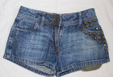 Ho31. riflové kraťasy s kovovými cvočky 9-10 let, 140