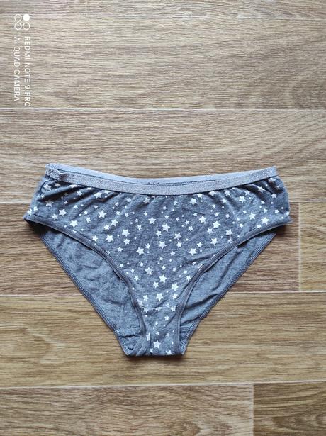 Spodní kalhotky, 122