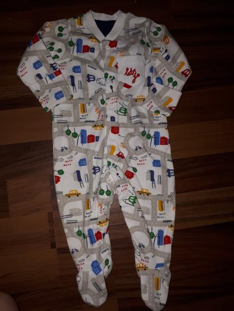Bílý overal s auty vel. 62, mothercare,62