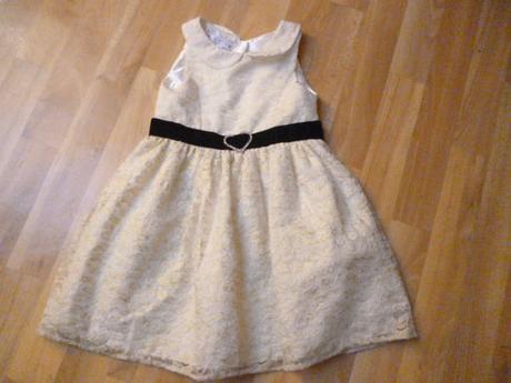 Krajkové šaty vel. 5 l star, 110