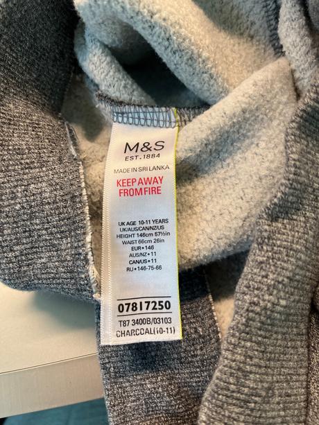 Tepláky, marks & spencer,146