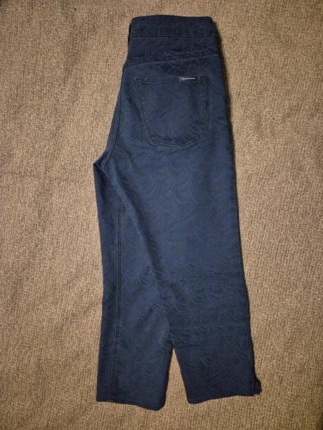 Dámské 3/4 kalhoty s krásným vzorem vel. 36, 36