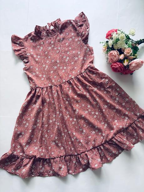 Ob/ šaty s květy- v.134/ 140, 134