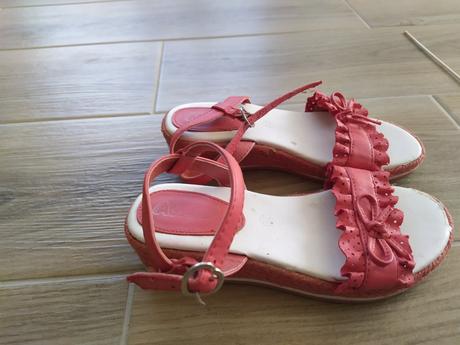 Korálové sandály na mírném klínku, agaxy,32