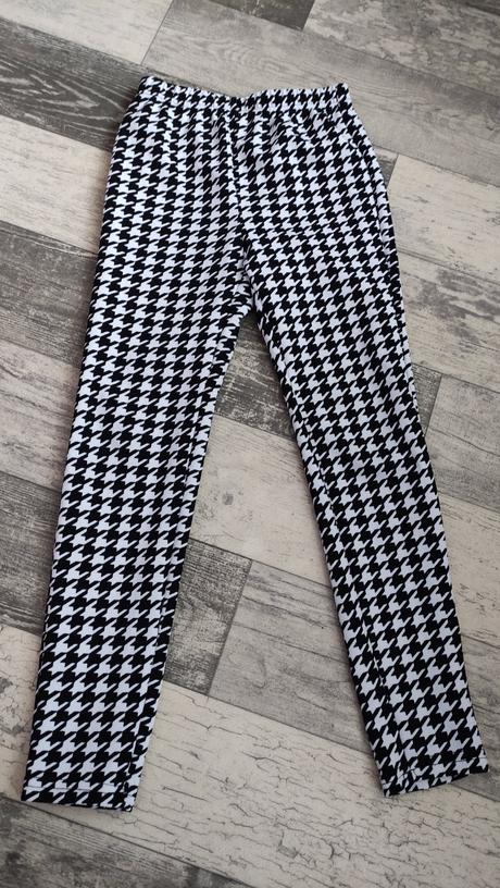 Kalhoty dívčí kárové vel.128, 128