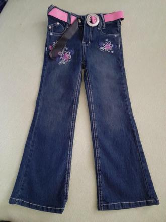 Tmavě modrí džíny, rifle top stav, růžový pásek, 122