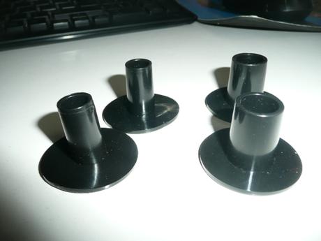 Ochrana podpatků podpatek na trávě písku,