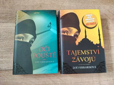 Knihy tajemství závojů a oči pouště,