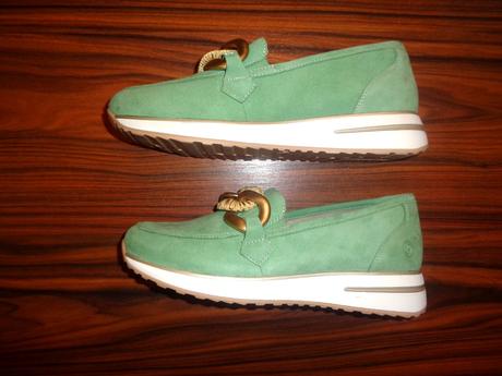 Nádherné hráškově zelené mokasíny remonte, 38