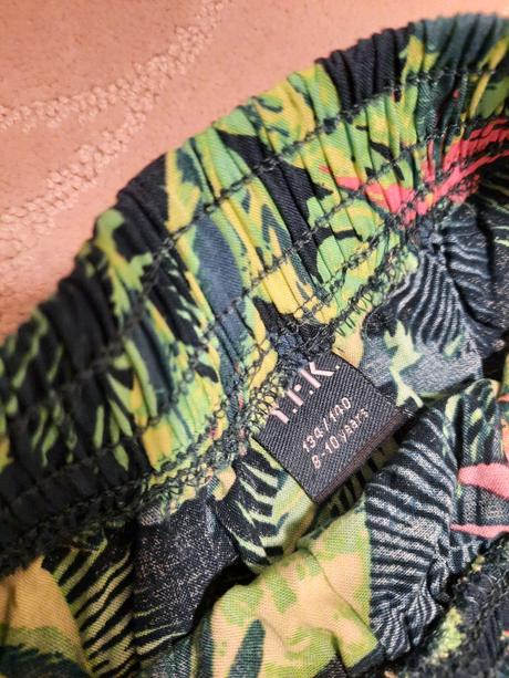 Zelená tropická sukně, 134