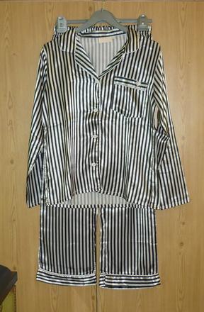 Dámské černobílé pyžamo forever dreaming, s