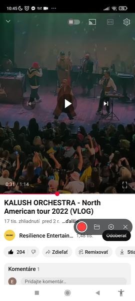 Jak se jmenuje tento oděv na fotce?