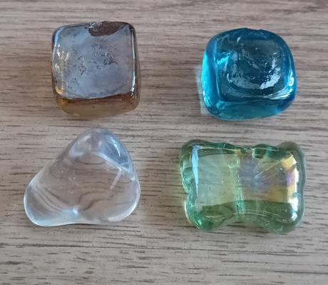 Skleněné kamínky,