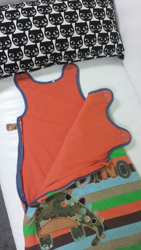 Spaci pytel dinosaurus, tu