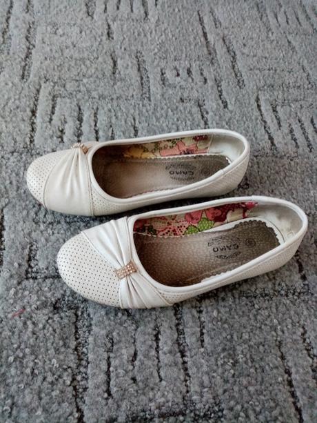 Dívčí baleríny, 36