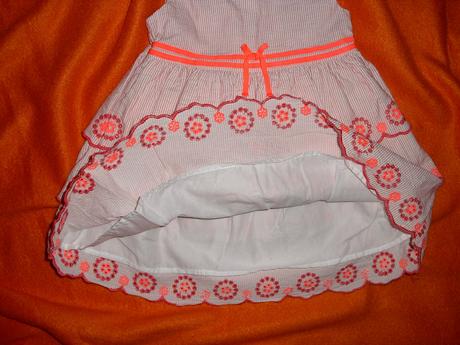 Překrásné vyšívané slavnostní šaty, marks & spencer,74