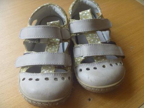 Zlaté barefoot sandálky vel. 29, 29