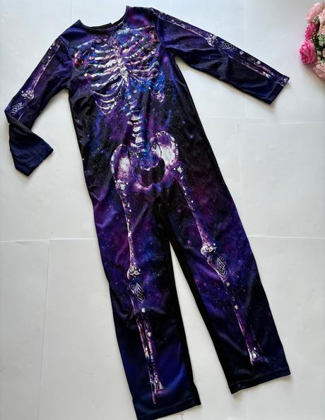 An7/ kostym kostlivka s kamínky - v.7/8 let,