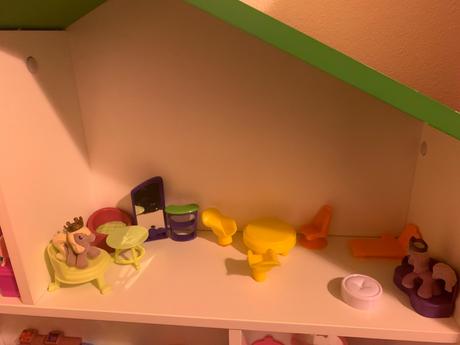 Drevená polička - domček, 