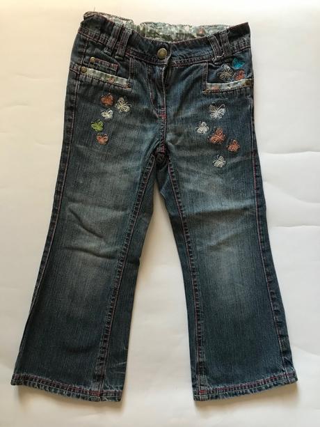 Džíny s motýlky, next,104
