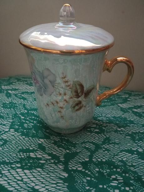 Hrneček s pokličkou, 