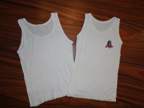 Dvě bílá bavlněná tílka, 110