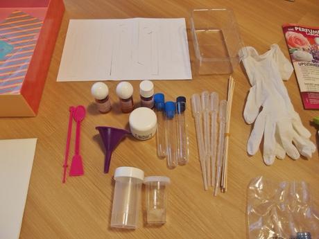 Výroba parfémů zn. clementoni - top stav, 