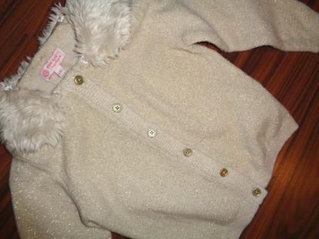 Krásný zlatý elegantní svetr s kožešinkou, c&a,92