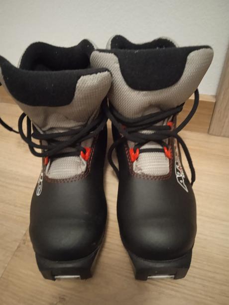 Boty na běžky, atomic,34