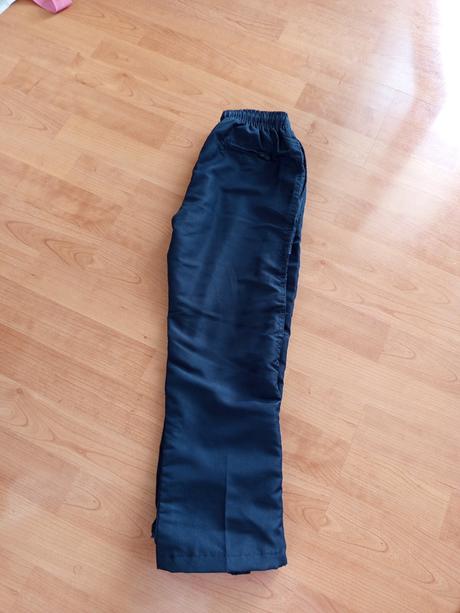 Šusťákové kalhoty, 122