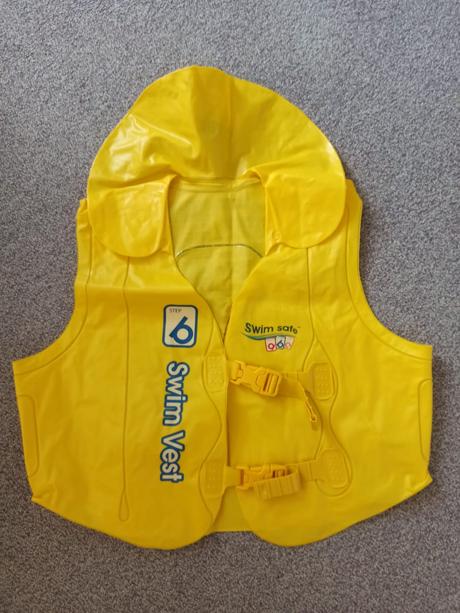 Plavecká vesta,