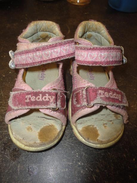 Sandálky - na donošení, 24