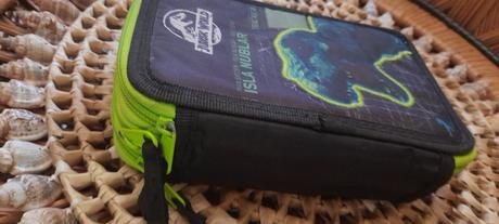 Karton p+p školní penál třípatrový jurassic world,