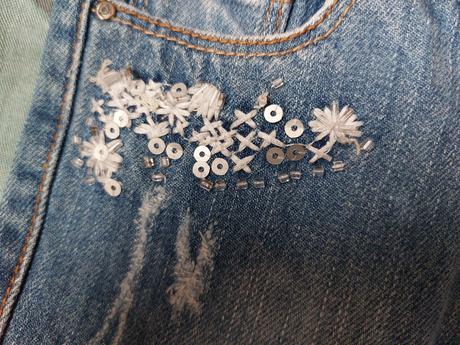 Trhané džíny výšivka, korálky, flitry, štras, denim co,116