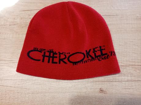 4x čepice, šála, 104